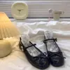 Sapatos Baixos Redondos com Laço para Meninas Verão 2025 Novos Versáteis Sapatinhos de Couro Sapatos Mary Jane Baixos