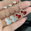 Collar de Calabaza Kirin Colgante de Calcedonia Roja Versión Alta para Mujer Cadena para Clavícula Chapada en Oro Rosa de 18 Quilates Ventas Directas de Fábrica y Entrega