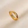 Anillo de Acero de Titanio Chapado en Oro Real para Hombres y Mujeres, Diseño Clásico Sin Decoloración de Nicho Banda Lisa Anillo para Dedo Índice de Pareja con un Toque de Alta Gama