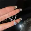 Plata Beige Plata de Ley S925 Personalizada Gota de Agua Un Quilate Moissanita Collar Versátil Moderno Brillante Lujo Ligero Cadena para Clavícula