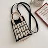 2024 Amazon ebay Bolsa para teléfono móvil coreana moda simple bolsa tejida bolso de hombro bolso tote de oso fábrica