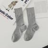 Calcetines minimalistas nuevos calcetines transpirables de primavera y verano calcetines de algodón de media caña calcetines hasta la rodilla calcetines de moda ins venta al por mayor calcetines de pantorrilla