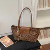 Bolso de Hombro de Ante Retro Coreano con Solapa para Debajo del Brazo para Mujer, Nuevo Otoño, Gran Capacidad, Versátil, Elegante
