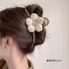 Pin de tiburón de peluche de dibujos animados, un pasador de pelo de tamaño grande y alta gama para crear peinados elaborados, una pinza de pelo de garra para mujer, un delicado accesorio para el cabello