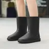 Novas galochas femininas de moda cano baixo impermeáveis antiderrapantes galochas de inverno com forro de fleece sapatos de água removíveis sola macia capa de sapato de borracha