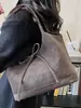 Bolsa de Mão com Laço Moda Retrô Feminina 2025 Nova Bolsa de Mão Fosca de Grande Capacidade Bolsa de Axila de Alto Valor