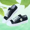 Una generación de zapatos de lona de primavera y verano para estudiantes femeninas, zapatos planos casuales cómodos, zapatos de plataforma con cordones de margaritas.