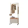 Perchero de Pie para Dormitorio, Móvil con Ruedas, Moderno Estante para Pantalones para el Hogar de Interior, Cesta de Almacenamiento Simple, Perchero para Abrigos y Sombreros