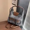 Bolsa Tote Grande de Tecido Plissado Estilo Retrô para Comutação Diária para Mulheres 2025 Nova Casual Simples de Ombro Único Ombro Duplo Transversal Bolsa Três Vias