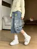 Calça Jeans Cropped com Estampa Graffiti de Desenho Animado Selecionada Cuidadosamente para Mulheres Verão 2026 Nova Calça Reta Larga de Comprimento Médio Solta