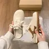 Zapatillas de Casa Baotou Ropa de Exterior para Mujer 2026 Nuevo Otoño Súper Calientes Zapatillas de Entrenamiento Blancas Agande Sandalias Slip-On para Hombre Perezoso