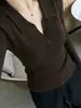 Suéter tejido de manga larga clásico estilo francés para mujer, nueva colección otoño/invierno 2026, corte ajustado, que estiliza la figura, con un sofisticado diseño de cuello en V y versátil para varios atuendos
