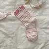 Meias listradas para mulheres, estilo fino primavera/verão, logo de gato de desenho animado, meias de cano médio, meias empilhadas bloqueadas por cor sem costura, meias femininas estilo coreano