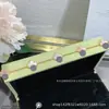 Pulseira Fina de Flor em V com Trevo de Quatro Folhas Banhada a Ouro com Cinco Flores, Espessamente Banhada a Ouro 18K, Trevo de Quatro Folhas Natural de Madrepérola Branca Pulseira da Sorte