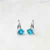 Pendientes de mujer de estilo coreano con diseño de nicho, con microincrustaciones geométricas y hebilla de circonita, elegantes, sencillos y modernos.