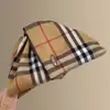Presilha de cabelo listrada suave estilo coreano para mulheres, acabamento elegante em renda, adequada para prender o cabelo na parte de trás da cabeça, presilha tipo tubarão para penteado semi-preso