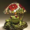 Nuevo producto transfronterizo: Lámpara de Vitral Rana y Flor, una Lámpara de Mesa con Forma de Rana y Flor como se Muestra en la Imagen