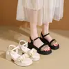 Sandálias de Plataforma Grossa Estilo Fada para Mulheres, Celebridade da Internet, Novo Modelo Verão 2026, Adequadas para Usar com Saias, Fivela de Uma Tira, Franzidas, Sandálias Color Block