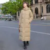 Casaco Longo Acolchoado de Algodão com Capuz Feminino para Inverno Espesso Quente Acima do Joelho Cor Sólida Casual Slim Fit Acolchoado de Algodão Tendência