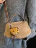 Outono e Inverno Mais Vendido Bolsa Peluda Fofa Feminina 2026 Nova Moda Versátil Bolsa Transversal Bolsa Peluda Pequena Bolsa de Mão Tote