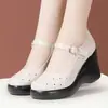 Sapatos de Plataforma com Bico Redondo e Sola Grossa de Tira Única 2026 Versáteis Confortáveis Plataforma Salto Anabela Impermeáveis Sapatos de Plataforma para Mães para Mulheres