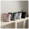 Bolsa Grande Estilo Fresco Pequeno Feminina 2024 Primavera e Verão Nova Moda Bolsas de Ombro Bordadas Borboleta Bolsas Tote Grande Capacidade Estilo Ocidental