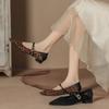 H375-5 Zapatos Planos Negros para Mujer Otoño e Invierno Punta Puntiaguda Tacón Grueso Gamuza Correa Única Moda Zapatos de Mujer Boca Baja Correa con Estampado de Leopardo