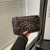 Primavera y Verano 2025 Nuevo Diseño Nicho Estampado Leopardo Francés Bolso Sobaco Moderno Estilo Occidental a la Moda Simple Hombro Bolso Cuadrado Pequeño