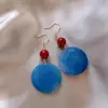 Brincos Retro Estilo Hong Kong Vermelho e Azul Contrastantes para Mulheres, Novos Brincos de Alta Qualidade para Rostos Quadrados e Redondos, Emagrecedores e Versáteis Brincos Atacado