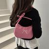 Bolsa de Ombro Axilar Design de Nicho Francês 2025 Feminina Nova Moda Design de Nicho Estilo Ocidental Alça de Ombro Plissada Pequena Bolsa Carteiro