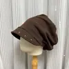 Gorra apilada retro japonesa versátil con remaches atados para mujer, moda de otoño, gorra de pico adelgazante, elegante gorra de periódico