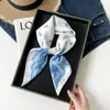 Lenço de Seda Estampado Castanha Cross70 Seda Falsa Lenço de Cabeça Estilo Rua Europeu e Americano Versátil Amarrilho de Cintura Cinto Lenço Quadrado Atacado