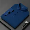 Camiseta casual de manga corta para hombre 2023 Verano nueva camiseta tipo polo sin costuras para hombres de mediana edad color liso top de negocios