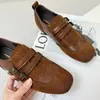 Sapatos plataforma retrô estilo britânico de cano baixo, coleção de outono, bico quadrado, com tiras decorativas, sapatos femininos de sola única, novo estilo 2026