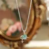 Collar Colgante de Mariposa con Goteo de Aceite Estilo Coreano Exquisito Lujo Ligero Gama Alta Cadena para Clavícula de Temperamento Suave Versátil Gargantilla Retro