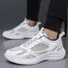 Zapatos de hombre transfronterizos 2026 verano nuevos versátiles modernos ligeros finos zapatos deportivos de malla transpirables para hombre casual zapatillas para correr