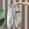 0994 Ropa de Primavera para Niños Pantalones Jeans para Niños Primavera y Otoño 2026 Nuevo Estilo Delgado de Primavera para Bebé Niño Pequeño Moderno