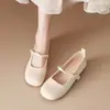 Zapatos Mary Jane vintage estilo francés con camelia para mujer, colección otoño 2026, adecuados para combinar con faldas, tacón grueso, correa única, cuero suave, zapatos de tacón bajo de una sola correa