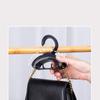 Perchero multifuncional con gancho para colgar bolsos, corbatas, bufandas y sombreros.