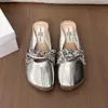 Mules Planos Versátiles Estilo Francés con Punta Cerrada para Mujer, Nuevo Modelo de Verano 2026, Adecuados para Combinar con Vestidos, Sandalias de Exterior con Plataforma que Aumentan la Altura