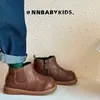 Botas Martin Estilo Coreano para Crianças 2026 Novidades Outono/Inverno Botas Chelsea Curtas Unissex com Lã Botas Curtas com Zíper Lateral para Bebê