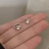 Aretes de Perla para Mujer, Modernos, Sencillos, de Alta Gama, Aretes de Doble Línea Cruzada, de Moda, Versátiles, Creativos, Aretes Pequeños de Perla