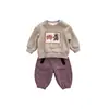Conjunto de moletom infantil de inverno, top fofo de desenho animado estilo coreano, calça comprida listrada, conjunto de duas peças para meninos, roupas de bebê