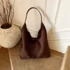 Bolso de Gamuza de Diseño Exclusivo para Mujer Otoño 2025 Nuevo Gran Capacidad Casual Versátil Bolso de Mano para Viajes Diarios Bolso de Hombro
