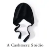 Chapéus de Outono e Inverno para Mulheres, Chapéus de Lã Tricotados de Pelúcia da Moda, Chapéus Lei Feng de Cor Lisa com Proteção para as Orelhas, Chapéus de Frio Pulôver, Chapéus de Cashmere Puro