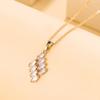 Nuevo Collar Elegante de Acero de Titanio para Mujer, Cadena de Clavícula Moderna de Corazón Latiente, Joyería Choker Nicho con Incrustaciones de Diamantes