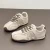 Tênis de treino retro alemão com textura de couro de vaca para mulheres, novo estilo de outono, com sola grossa, versátil, tênis esportivos casuais, sapatos confortáveis Argan