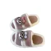 Zapatillas de Algodón de Suela Gruesa con Personaje de Dibujos Animados Altamente Atractivas para Mujer, Novedad Otoño/Invierno 2026, Medias Zapatillas Cálidas de Piel para Interior