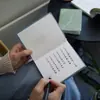Cuaderno portátil simple retro de nicho, alto valor estético, bloc de notas rayado, cuaderno de tapa dura para oficina de negocios
