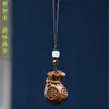 Sándalo verde sándalo rojo talla de madera colgante para teléfono móvil dinero llavero para llaves de coche de hombre bolsa de la suerte joyería para mochila de mujer